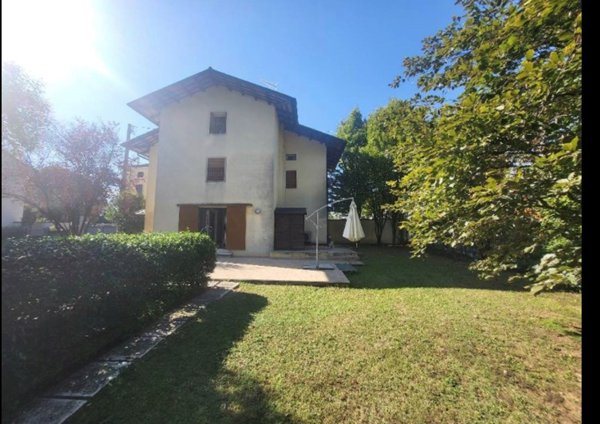 casa indipendente in vendita a Vicenza in zona Monte Berico