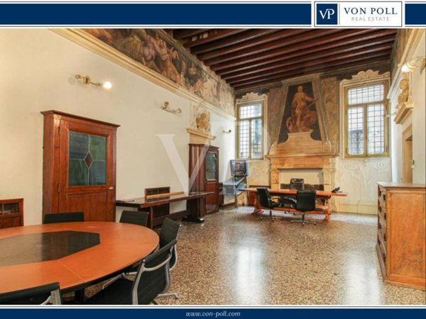 ufficio in vendita a Vicenza in zona Centro Storico