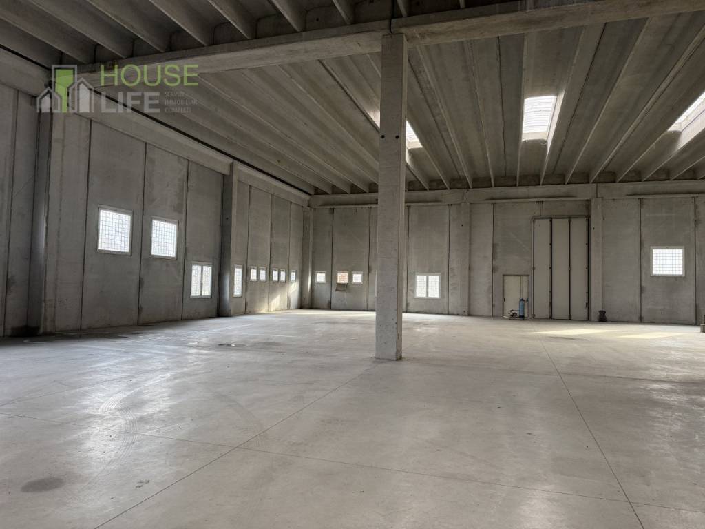 locale commerciale in vendita a Vicenza in zona Anconetta