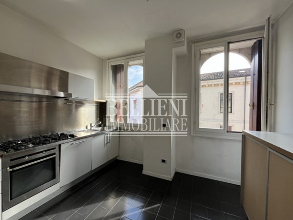 appartamento in vendita a Vicenza in zona Centro Storico