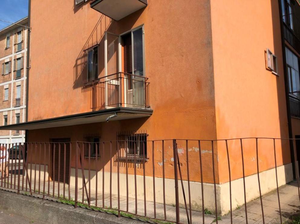 locale commerciale in vendita a Vicenza in zona Cattane