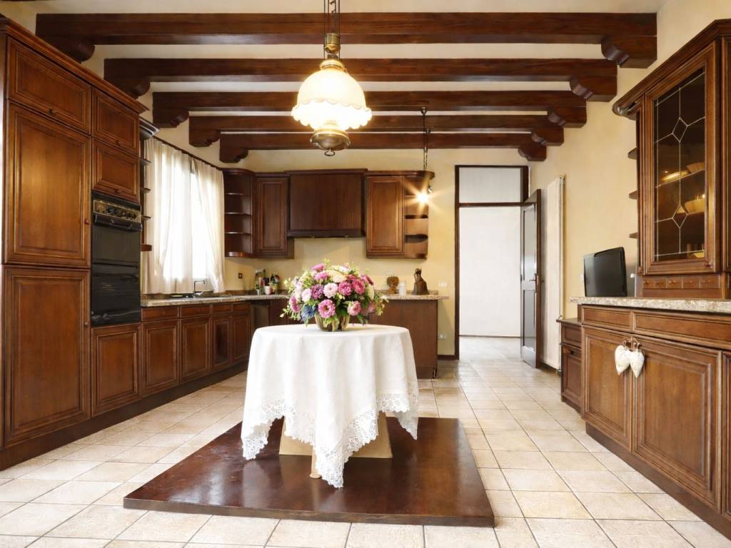 casa indipendente in vendita a Vicenza in zona Centro Storico