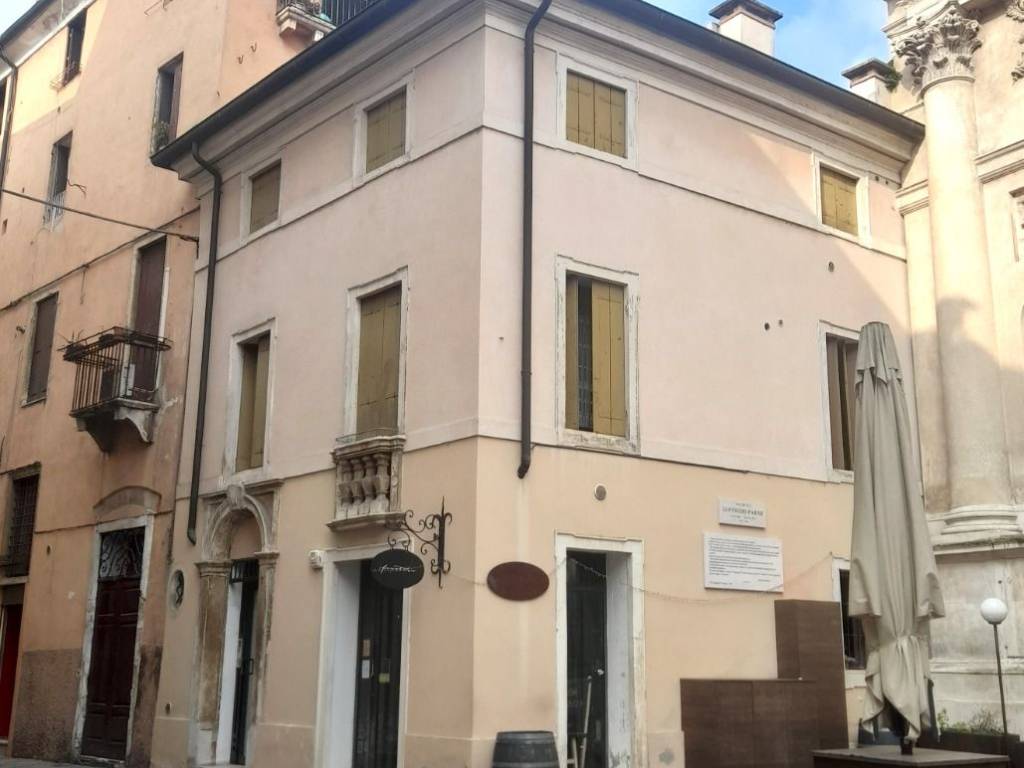 appartamento in vendita a Vicenza in zona Centro Storico