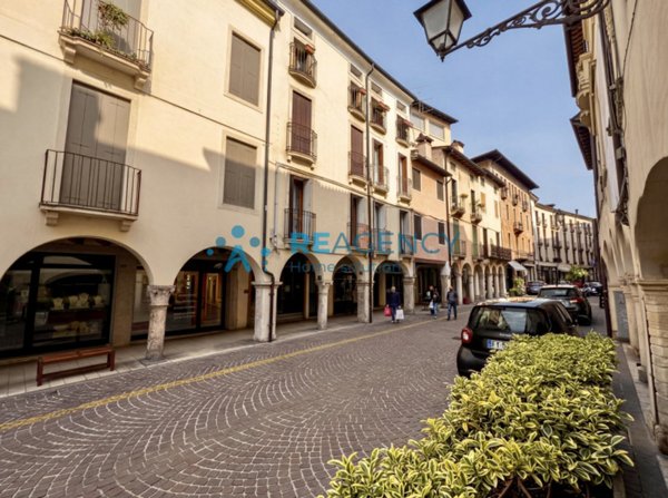 appartamento in vendita a Vicenza in zona Centro Storico