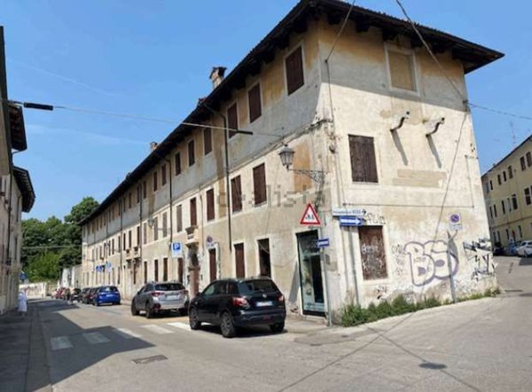 appartamento in vendita a Vicenza in zona Centro Storico