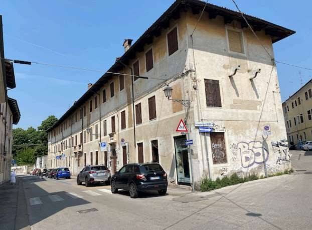 negozio in vendita a Vicenza in zona Centro Storico