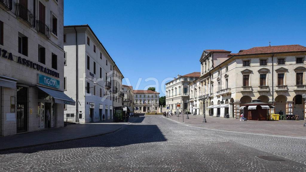 appartamento in vendita a Vicenza in zona Centro Storico