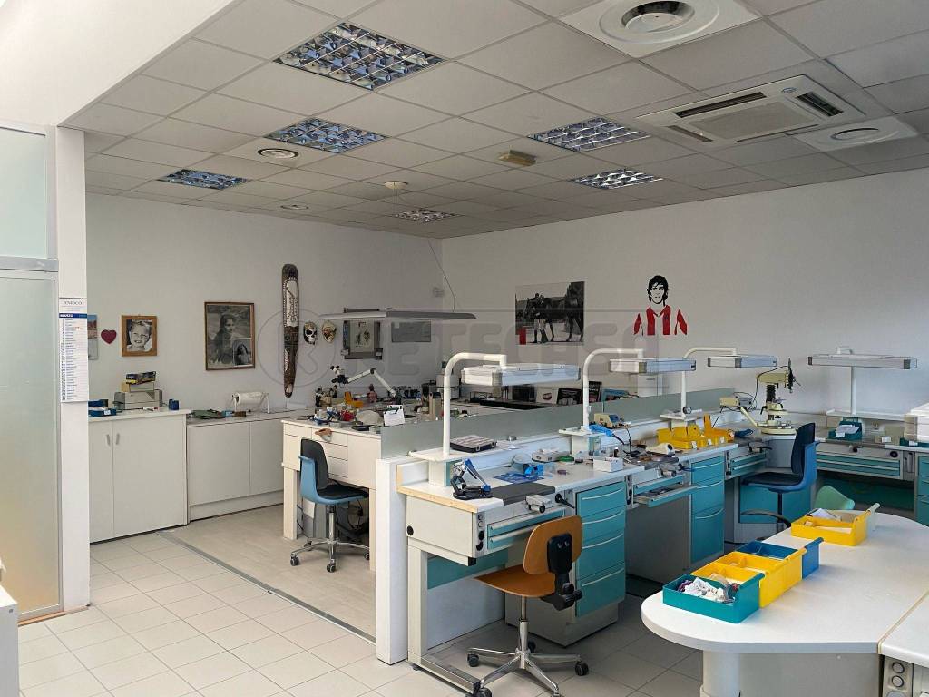 ufficio in vendita a Vicenza in zona Monte Berico