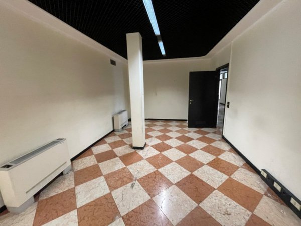 negozio in vendita a Vicenza in zona Centro Storico