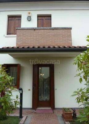 casa indipendente in vendita a Vicenza in zona Longara