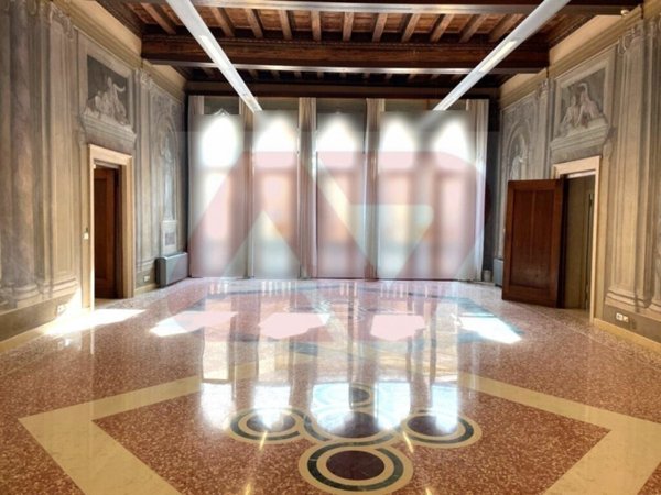 ufficio in vendita a Vicenza in zona Centro Storico