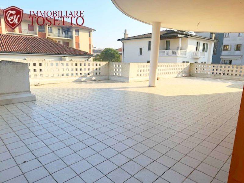 appartamento in vendita a Vicenza in zona Centro Storico