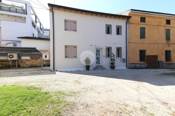casa indipendente in vendita a Vicenza
