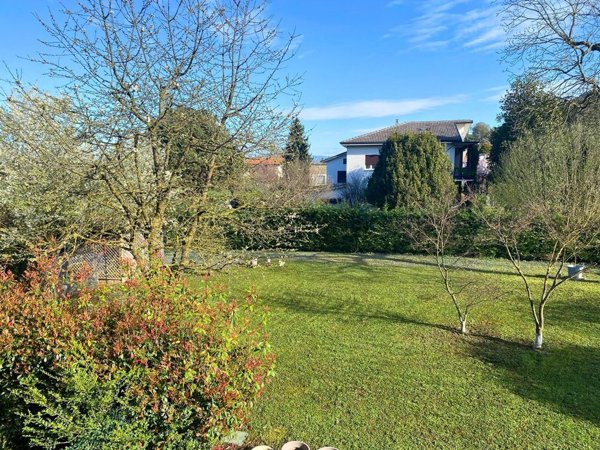 casa indipendente in vendita a Vicenza in zona Campedello