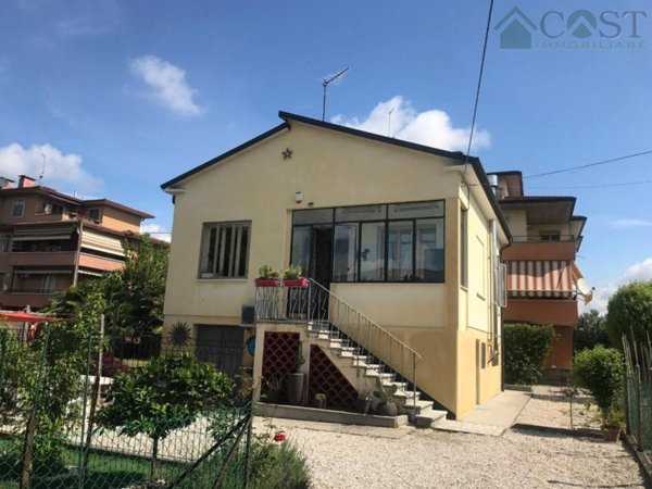 casa indipendente in vendita a Vicenza in zona Anconetta