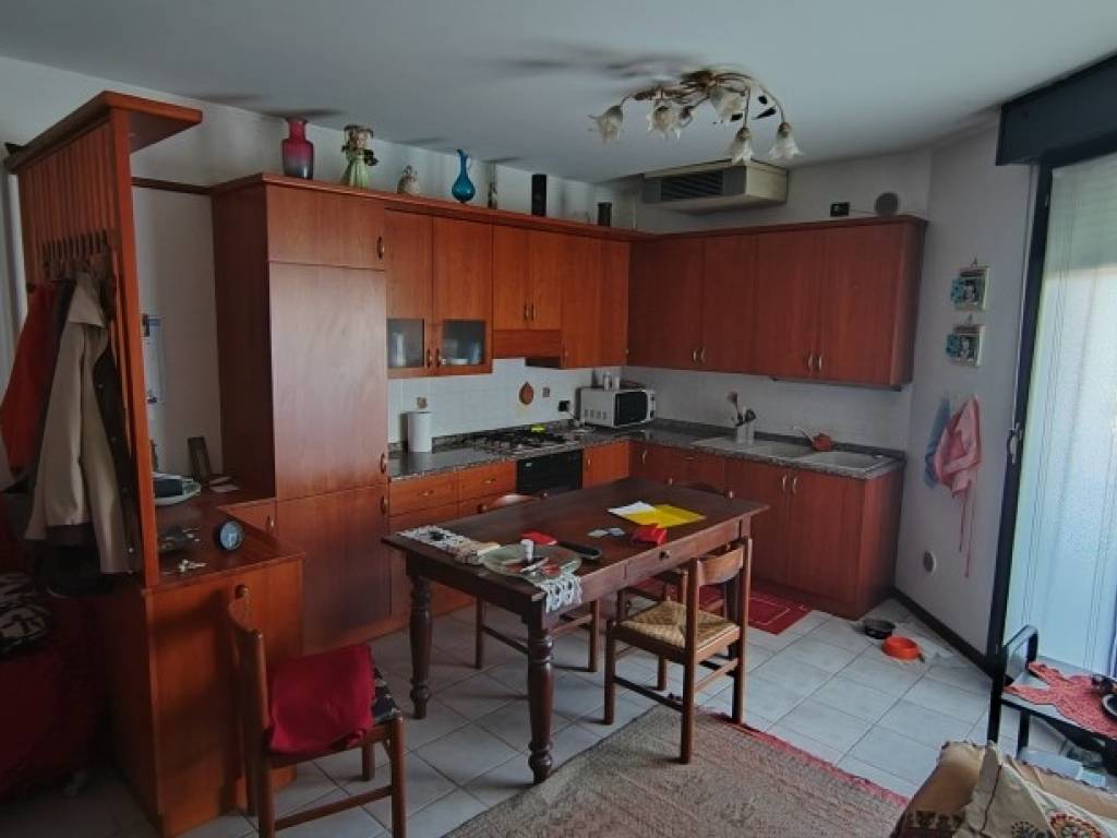 appartamento in vendita a Vicenza in zona Saviabona