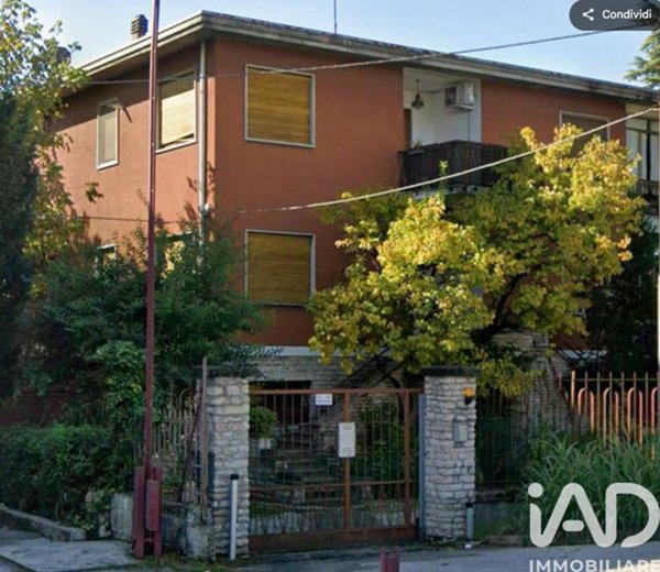 casa indipendente in vendita a Vicenza in zona Borgo Casale