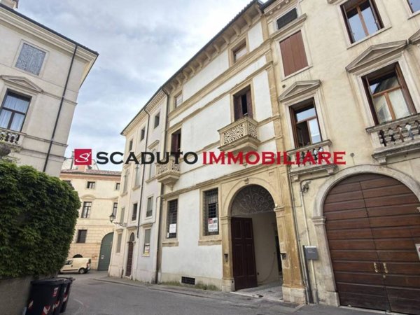 appartamento in vendita a Vicenza in zona Centro Storico