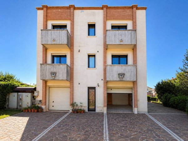 appartamento in vendita a Vicenza in zona Monte Berico
