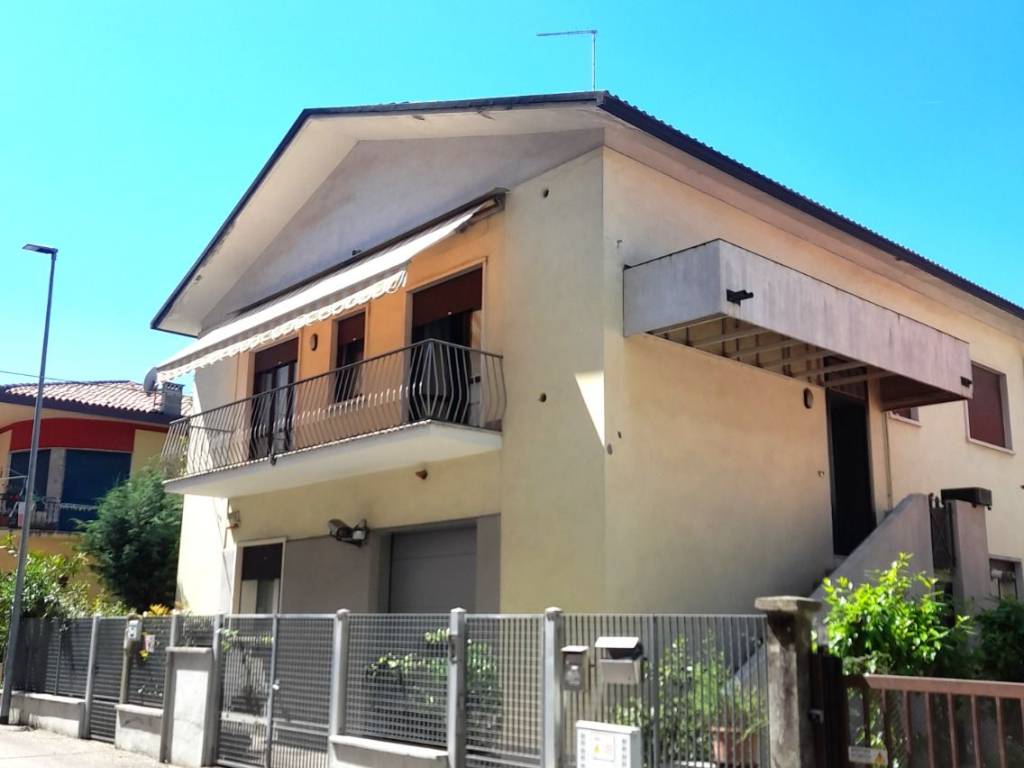 casa indipendente in vendita a Vicenza in zona San Bortolo/San Paolo