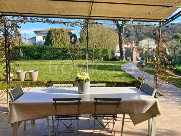 casa indipendente in vendita a Vicenza in zona Gogna