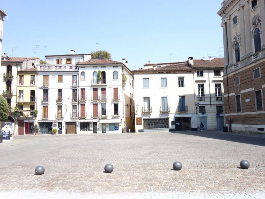 appartamento in vendita a Vicenza in zona Centro Storico