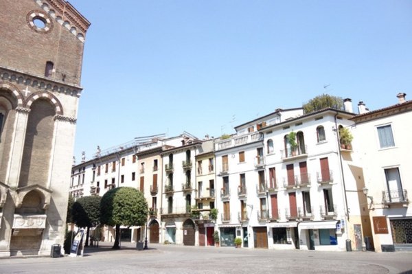 intera palazzina in vendita a Vicenza in zona Centro Storico