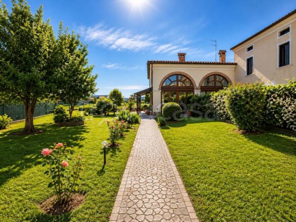 casa indipendente in vendita a Vicenza in zona Maddalene