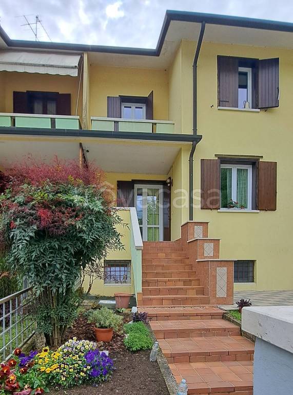 casa indipendente in vendita a Vicenza in zona Longara