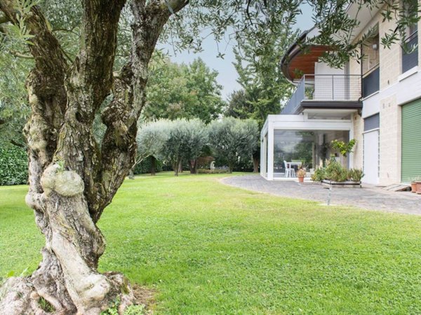 casa indipendente in vendita a Vicenza in zona Saviabona