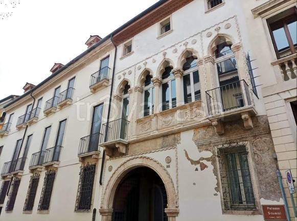 appartamento in vendita a Vicenza in zona Centro Storico