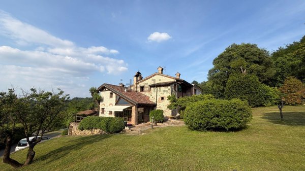casa indipendente in vendita a Vicenza in zona Monte Berico