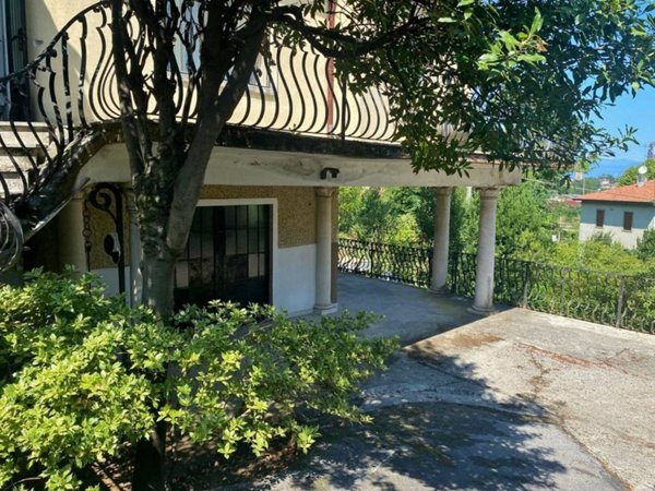 casa indipendente in vendita a Vicenza in zona Gogna