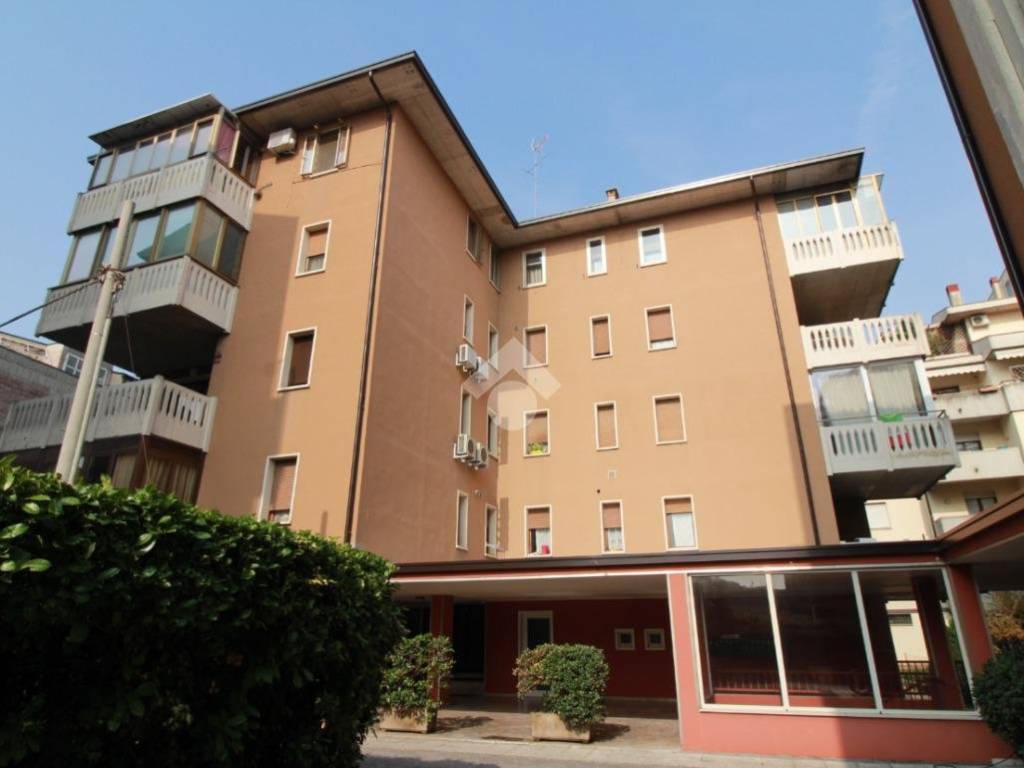 appartamento in vendita a Vicenza in zona San Bortolo/San Paolo