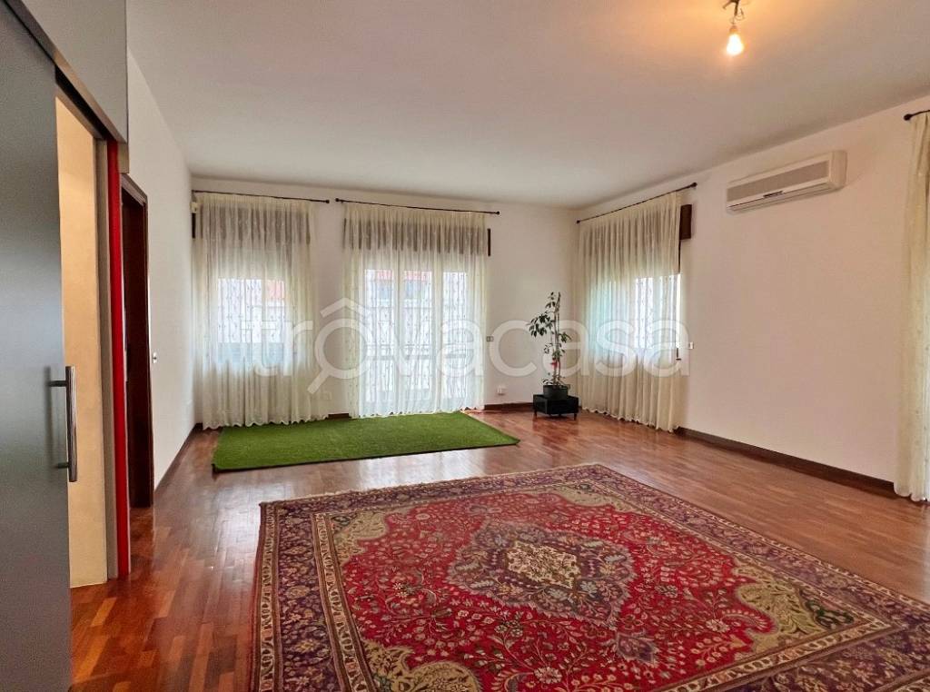 casa indipendente in vendita a Vicenza in zona San Bortolo/San Paolo