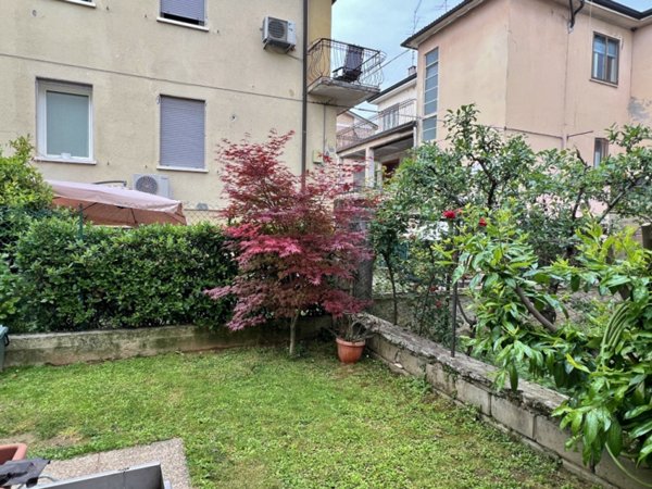 casa indipendente in vendita a Vicenza in zona San Bortolo/San Paolo