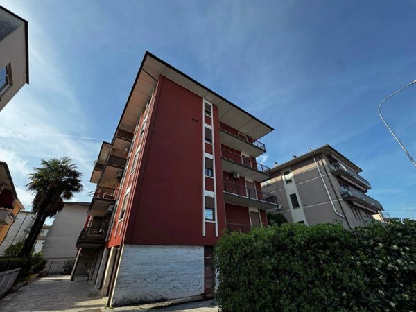 negozio in vendita a Vicenza in zona San Bortolo/San Paolo
