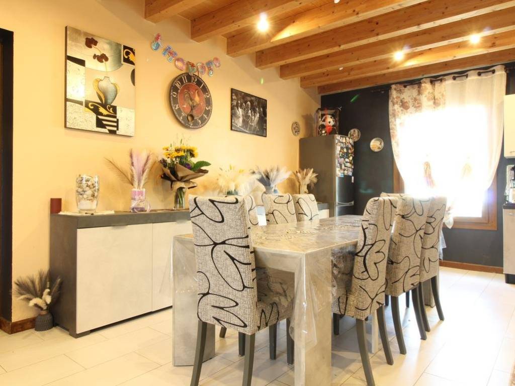 casa indipendente in vendita a Vicenza in zona Centro Storico