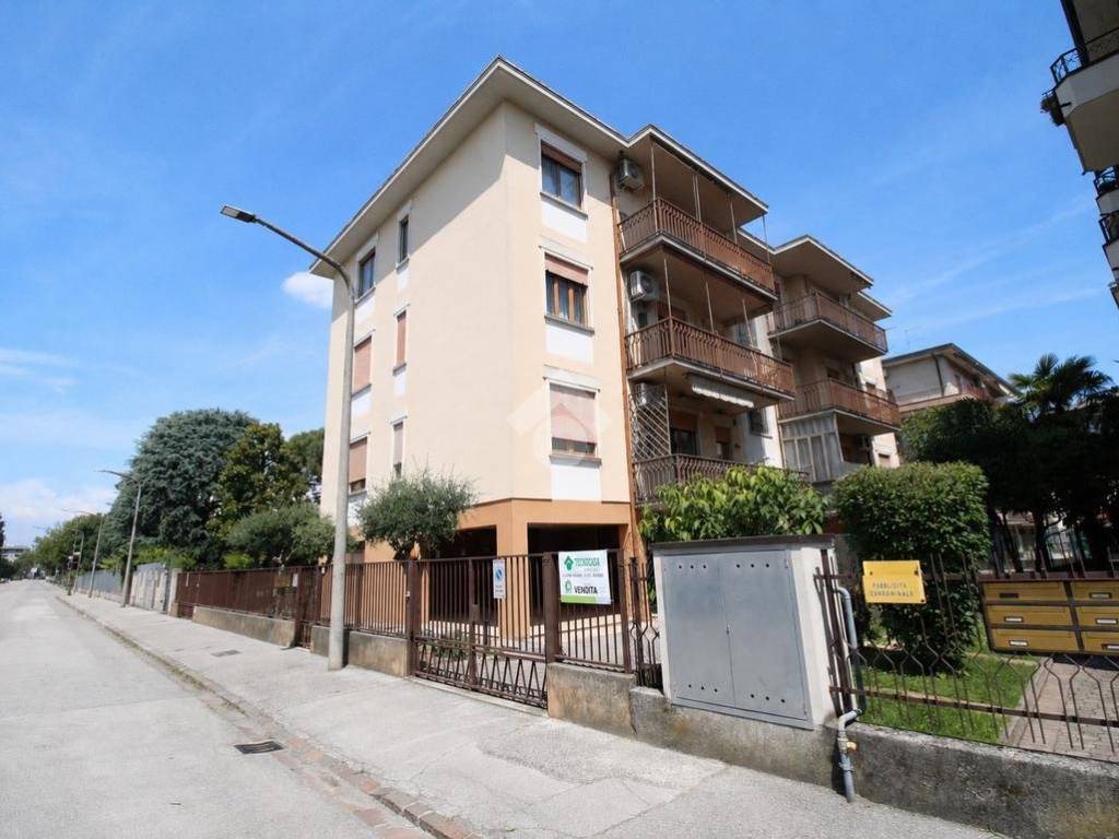 appartamento in vendita a Vicenza in zona Pio X