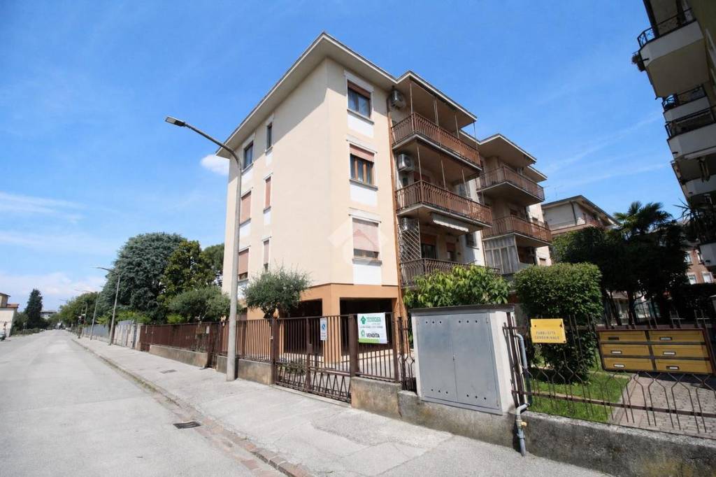 appartamento in vendita a Vicenza in zona Pio X
