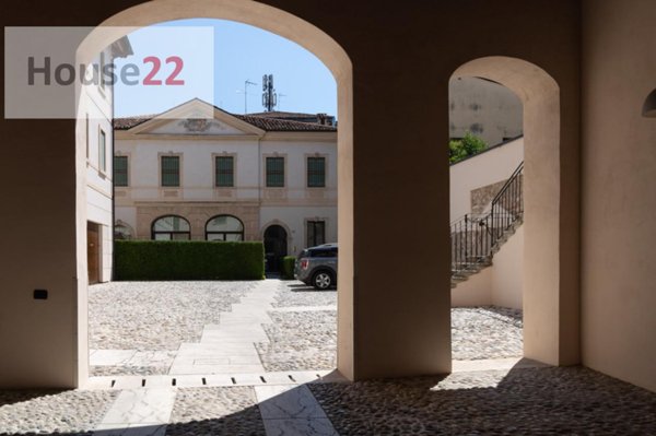appartamento in vendita a Vicenza in zona Centro Storico