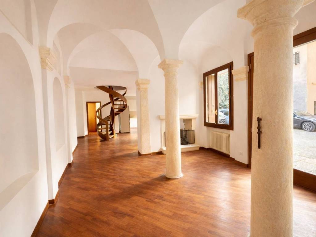 casa indipendente in vendita a Vicenza in zona Borgo Berga
