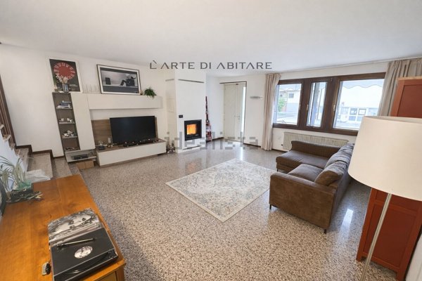 casa indipendente in vendita a Vicenza in zona Bertesinella
