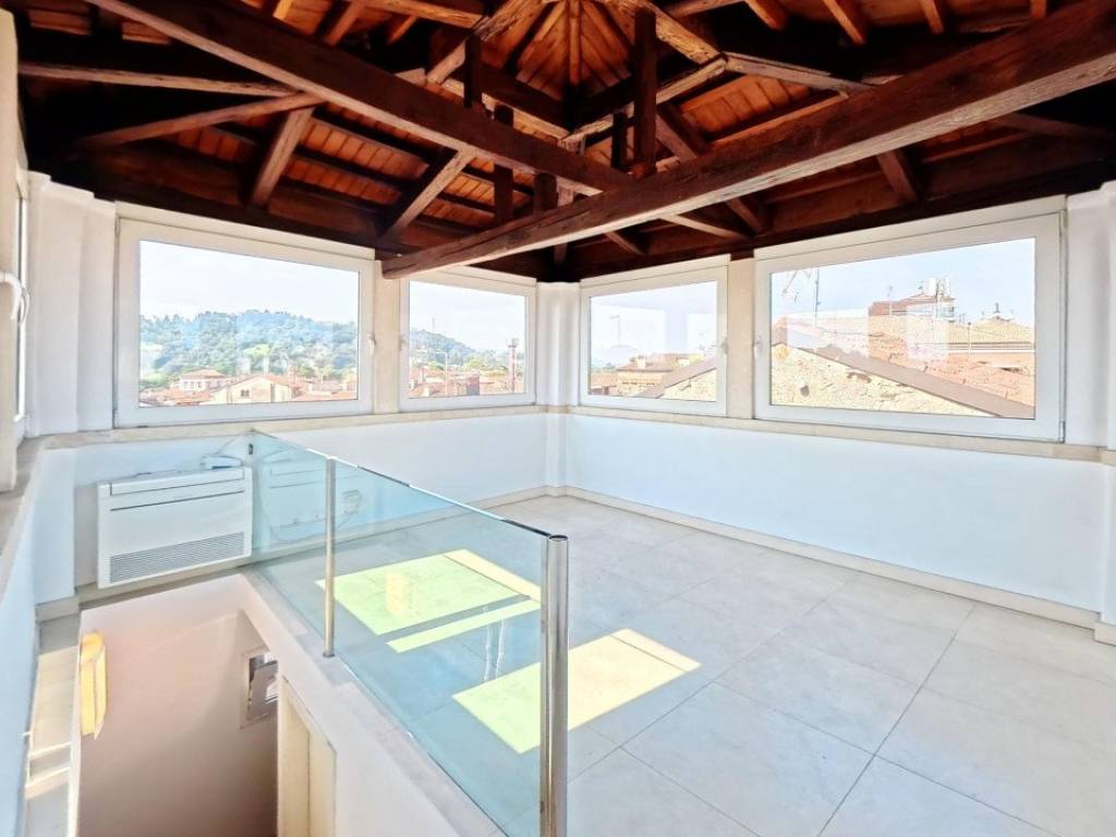 appartamento in vendita a Vicenza in zona Centro Storico