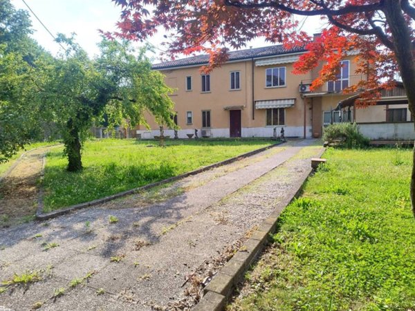 casa indipendente in vendita a Vicenza in zona Villaggio del Sole