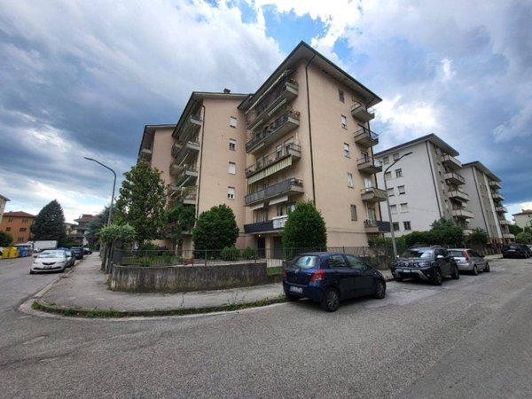 appartamento in vendita a Vicenza in zona Cattane