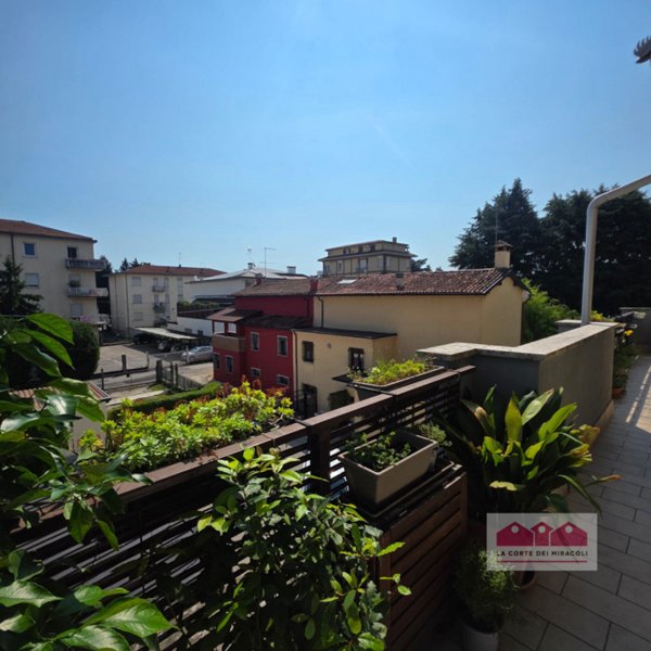 appartamento in vendita a Vicenza in zona Cattane