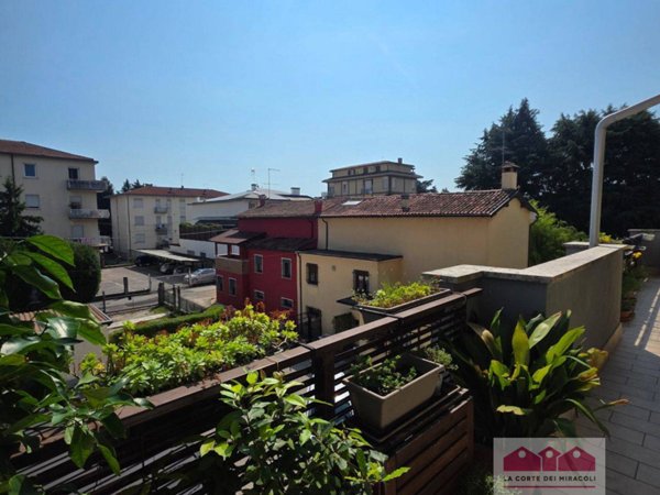 appartamento in vendita a Vicenza in zona Cattane