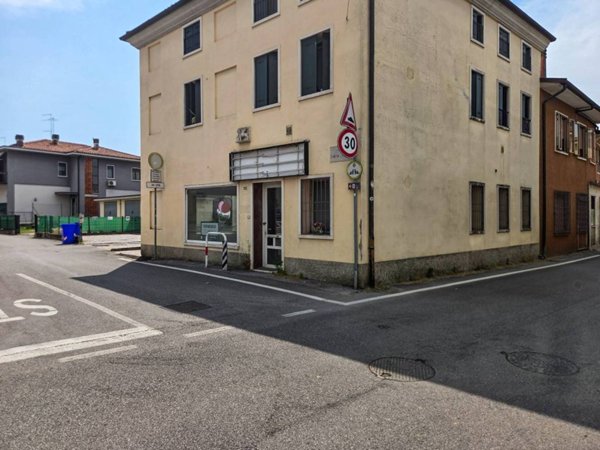 negozio in vendita a Vicenza in zona San Bortolo/San Paolo