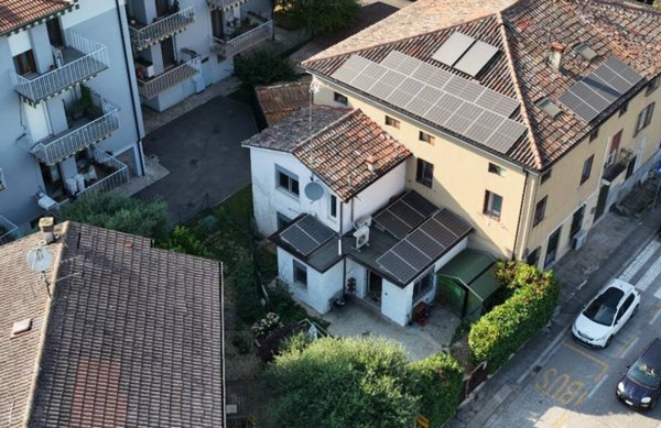 casa indipendente in vendita a Vicenza in zona Ferrovieri